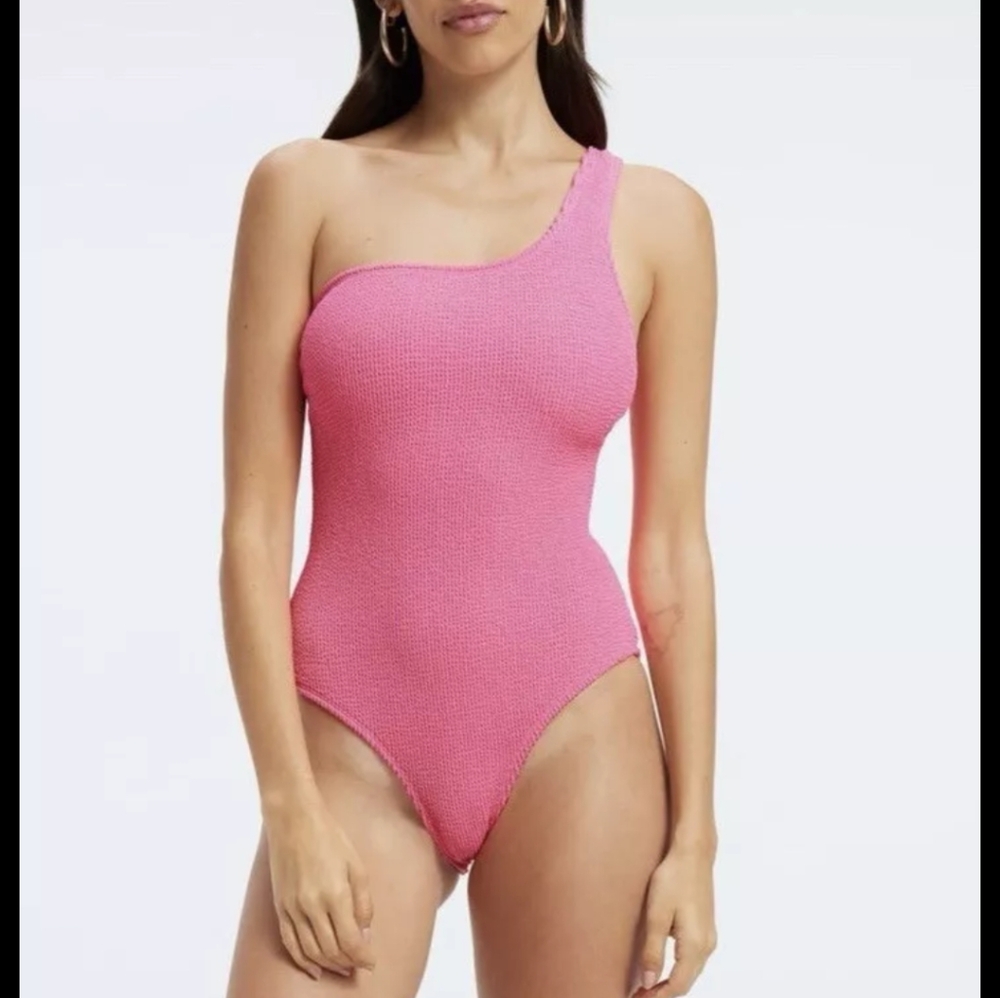 Good American Always Fits Hot Shoulder Bright pink one piece